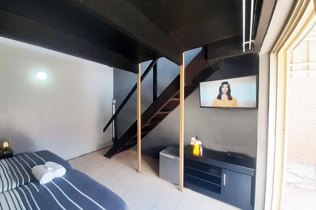 Cozy Hatfield Condo Pretoria Bagian luar foto