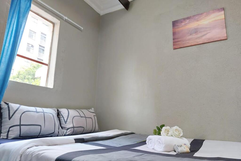 Cozy Hatfield Condo Pretoria Bagian luar foto