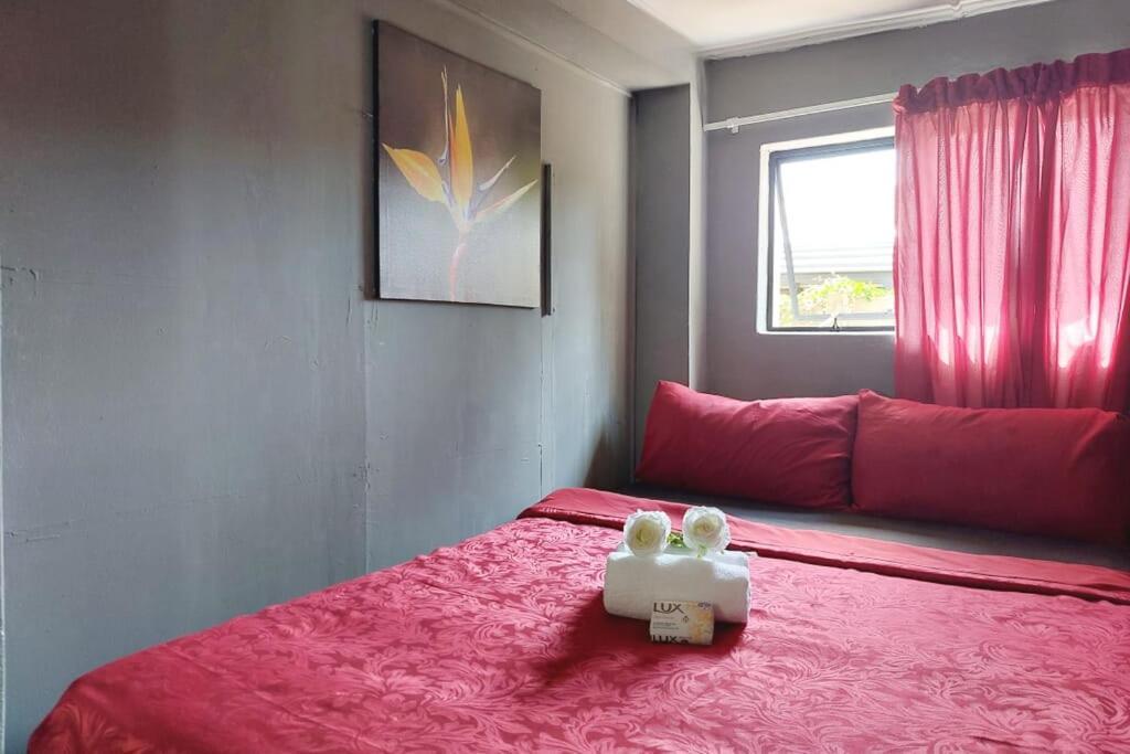 Cozy Hatfield Condo Pretoria Bagian luar foto