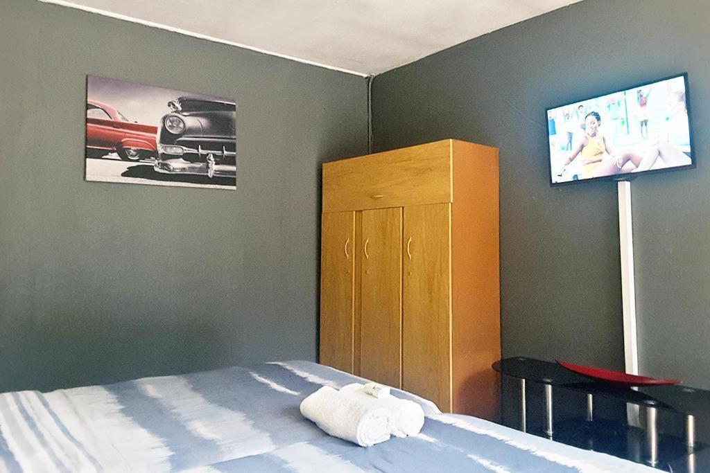 Cozy Hatfield Condo Pretoria Ruang foto
