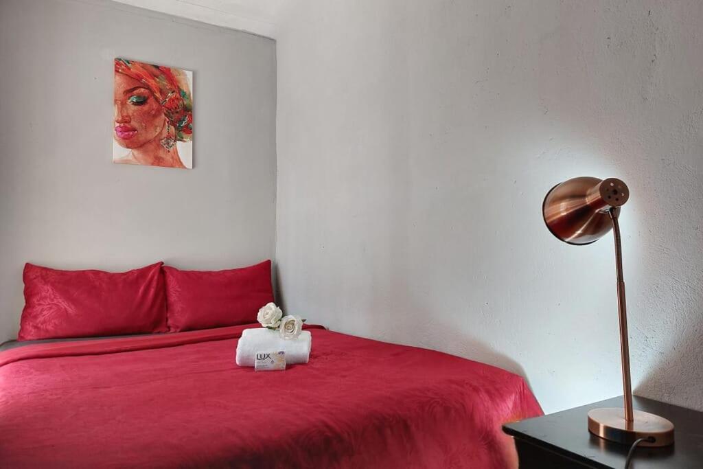 Cozy Hatfield Condo Pretoria Bagian luar foto