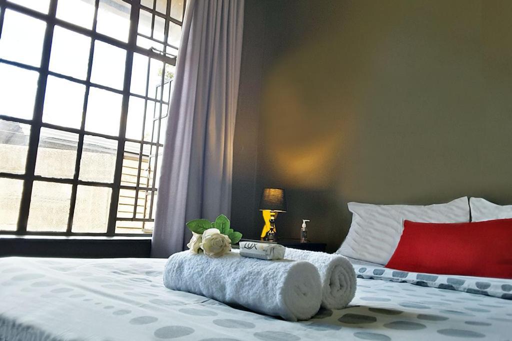 Cozy Hatfield Condo Pretoria Ruang foto