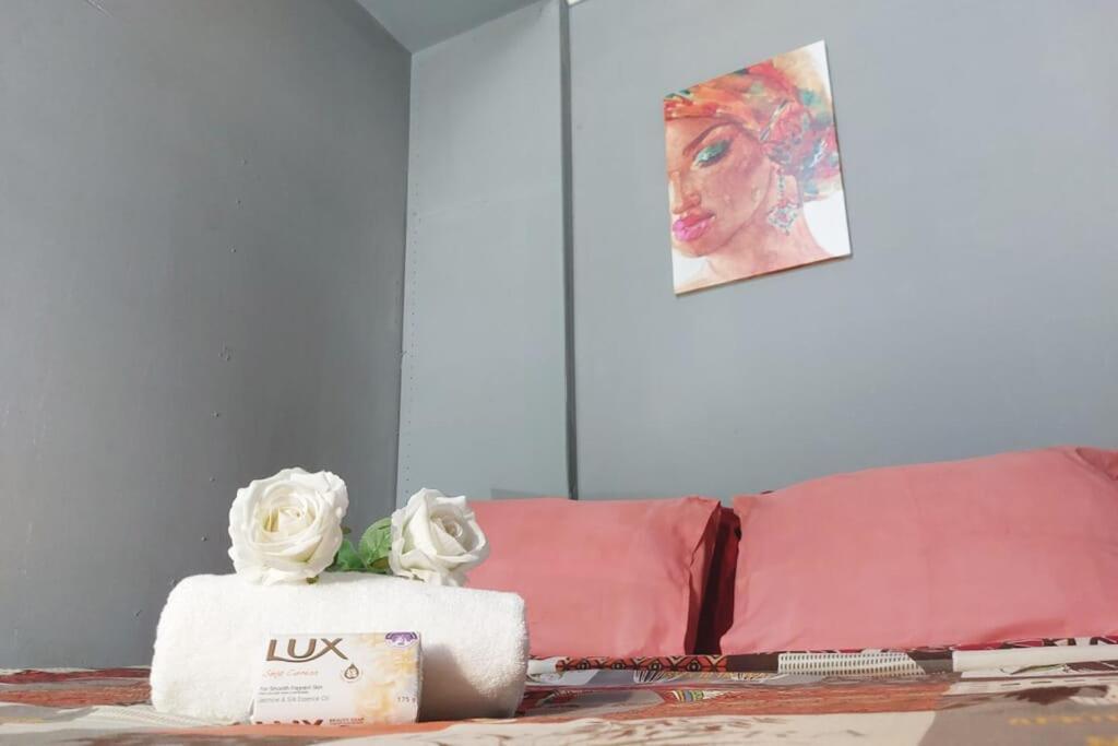 Cozy Hatfield Condo Pretoria Bagian luar foto