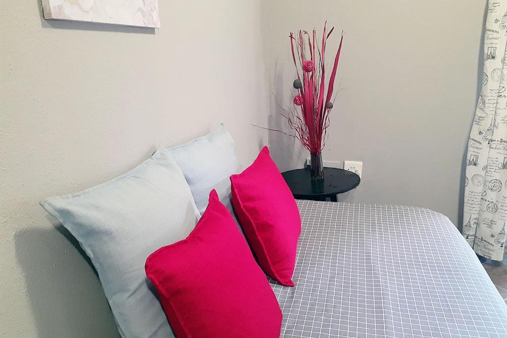 Cozy Hatfield Condo Pretoria Ruang foto