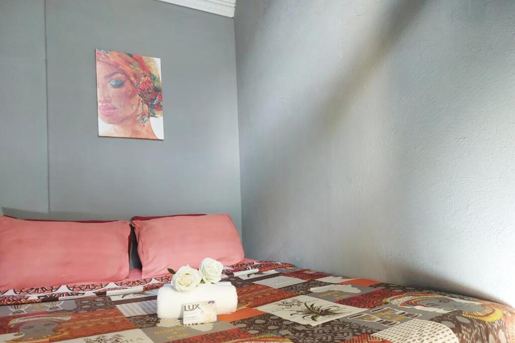 Cozy Hatfield Condo Pretoria Bagian luar foto