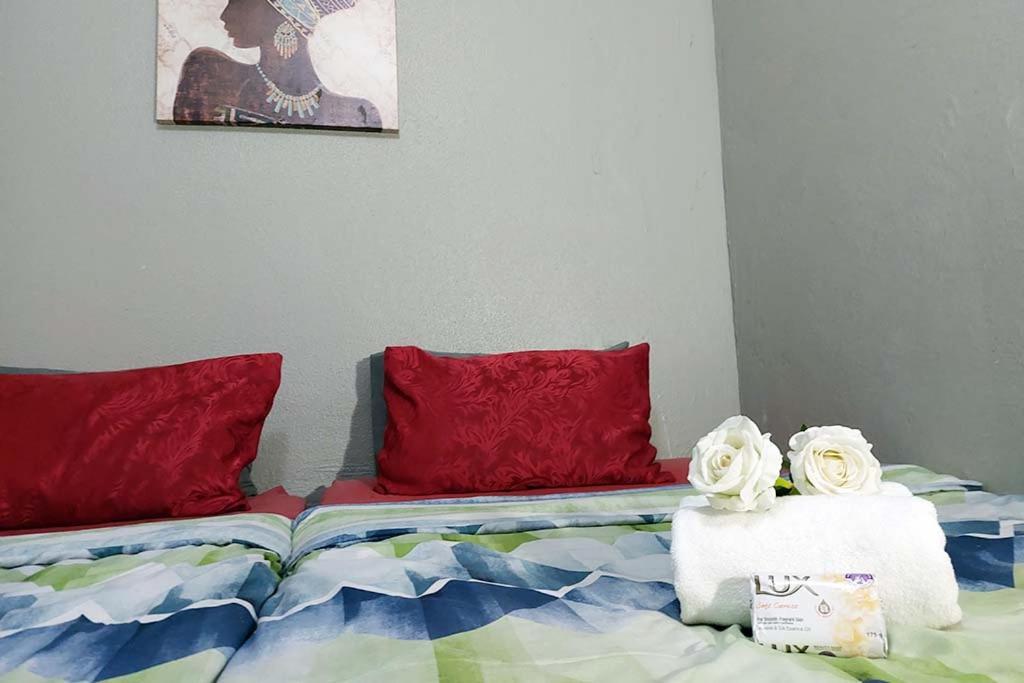 Cozy Hatfield Condo Pretoria Ruang foto