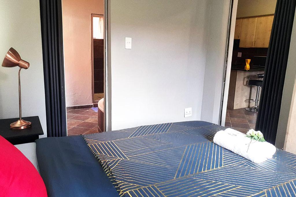 Cozy Hatfield Condo Pretoria Ruang foto