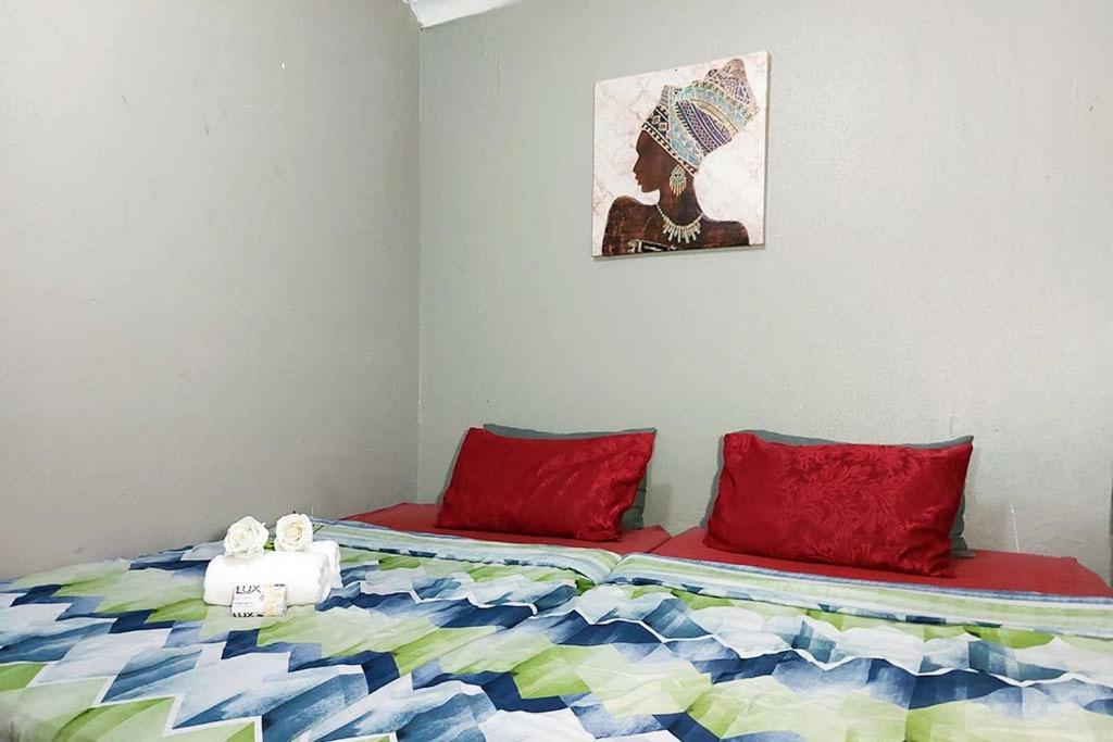 Cozy Hatfield Condo Pretoria Ruang foto