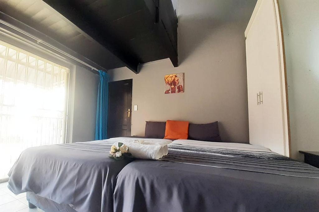 Cozy Hatfield Condo Pretoria Ruang foto