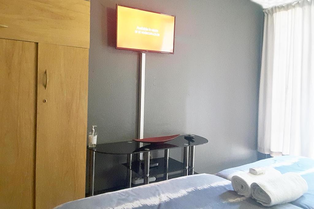 Cozy Hatfield Condo Pretoria Ruang foto