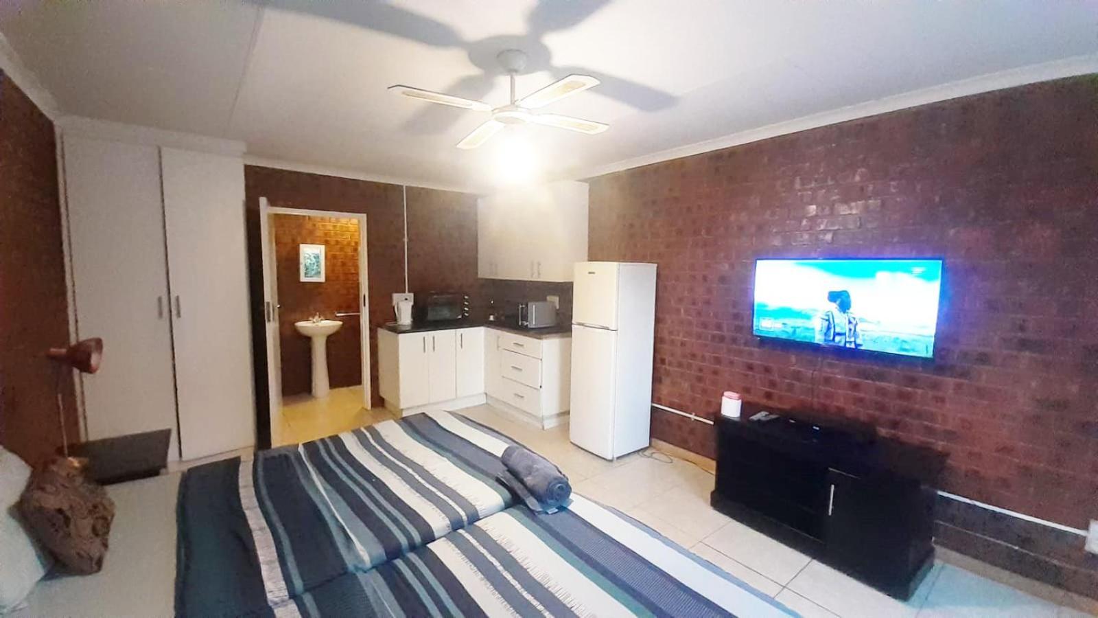Cozy Hatfield Condo Pretoria Ruang foto